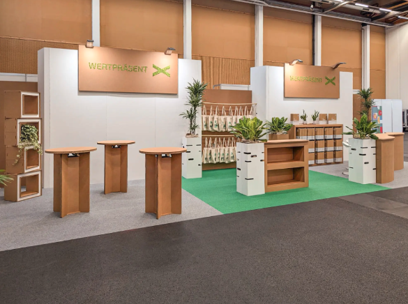 Un stand en carton pro