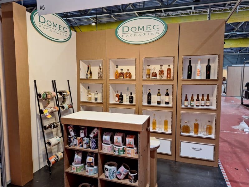 Stand en Carton : Une Solution Écologique et Personnalisable pour une entreprise du packaging de luxe