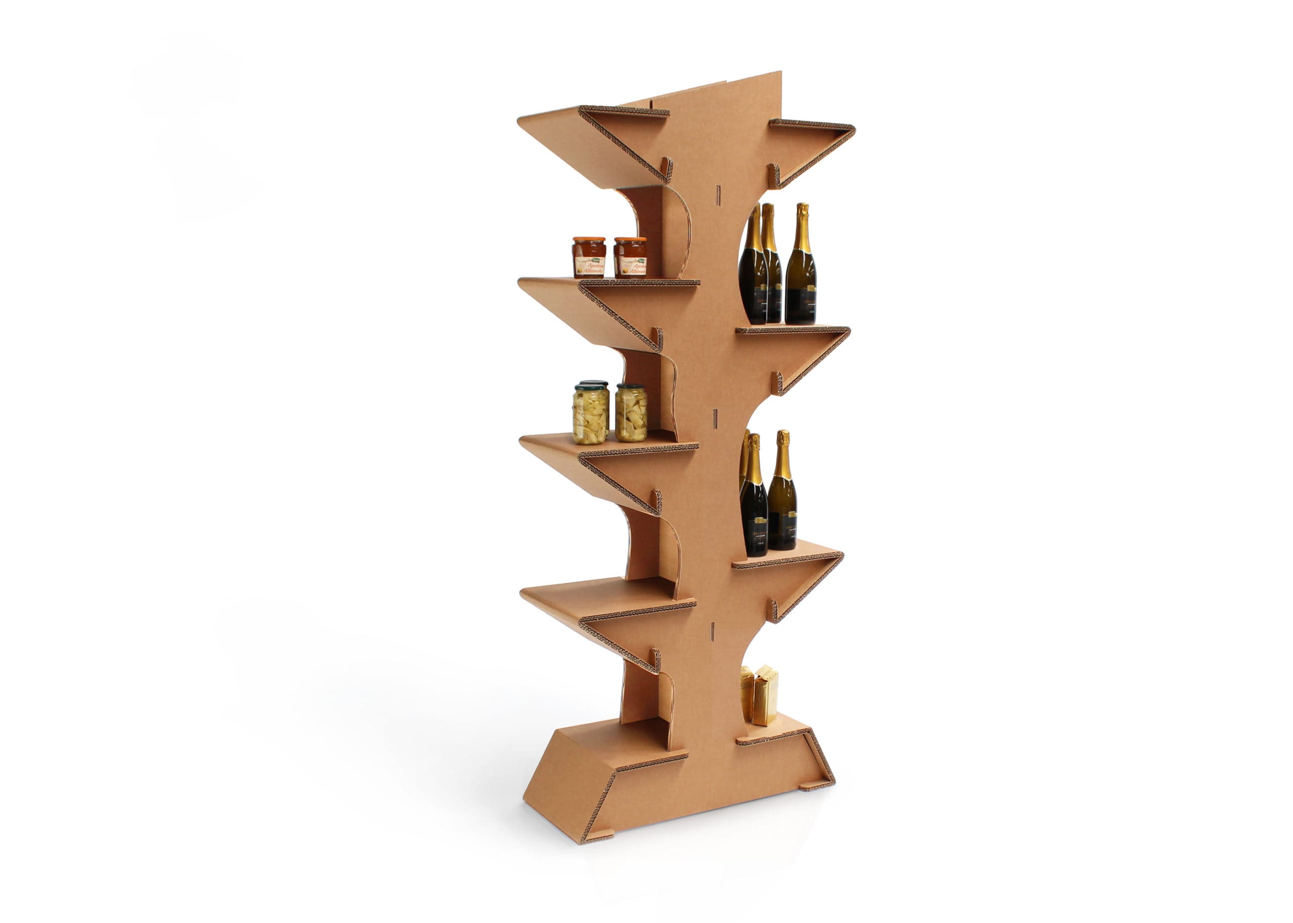 Présentoir en carton design PAGET pour stands événementiels et décoration de magasins, avec étagères inclinées et plateaux organisant bouteilles et pots de produits professionnels dans une ambiance écoresponsable - Le Meuble en Carton une marque du groupe Natur Design