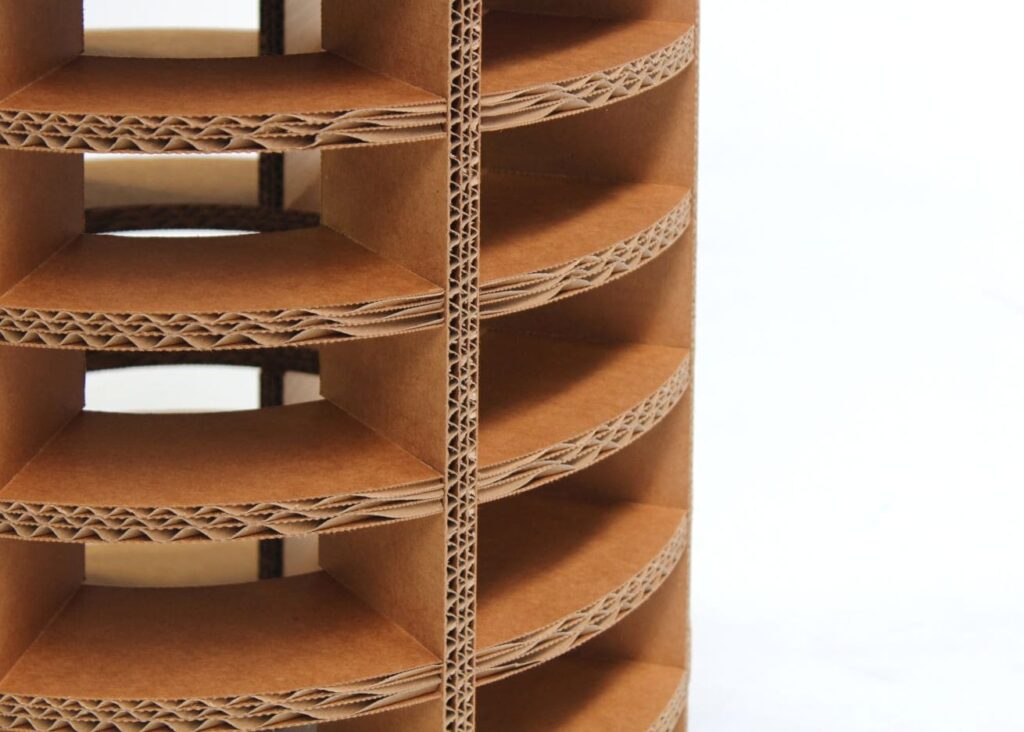 Jardinière en carton modulable avec plusieurs niveaux, idéale pour l’aménagement d’espaces professionnels comme les bureaux ou salles de pause, offrant une solution écologique et durable pour le décoration verte en entreprise - Le Meuble en Carton une marque du groupe Natur Design